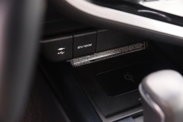 Toyota Camry Vehicle Image 19