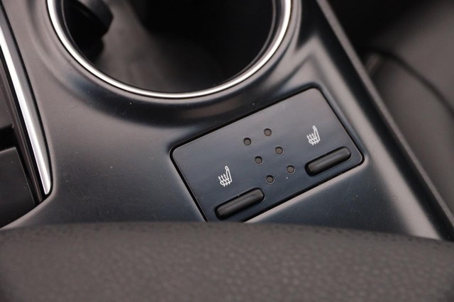 Toyota Camry Vehicle Image 21
