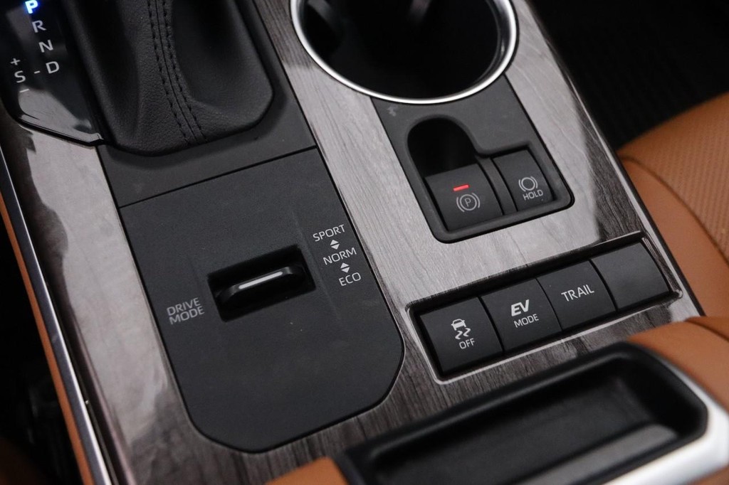 Toyota Highlander Vehicle Full-screen Gallery Image 20