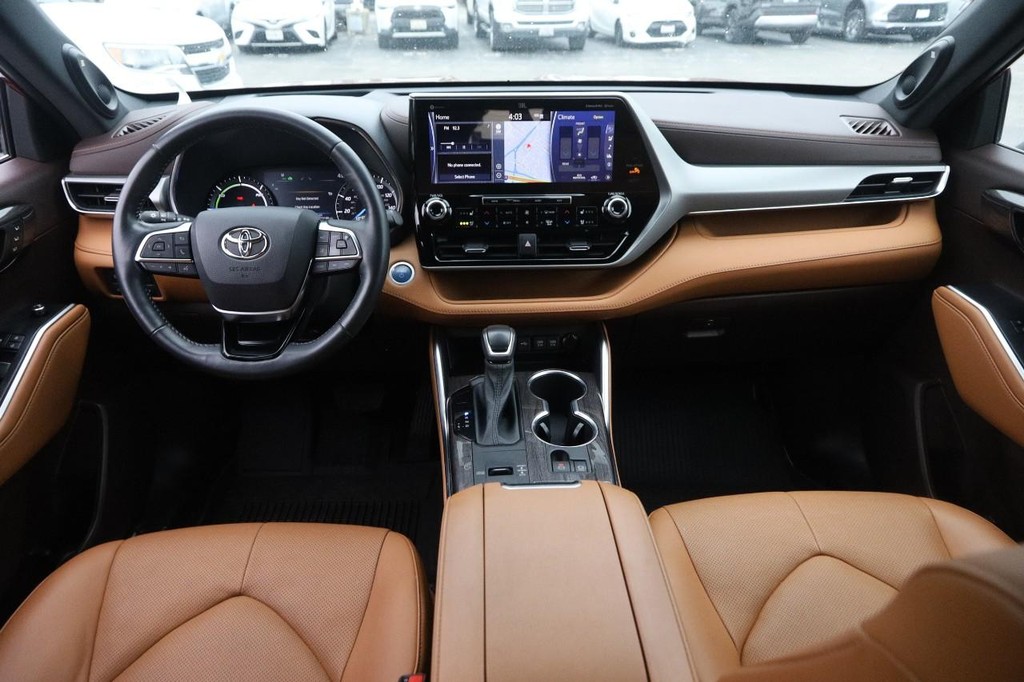 Toyota Highlander Vehicle Full-screen Gallery Image 23