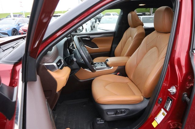 Toyota Highlander Vehicle Image 10