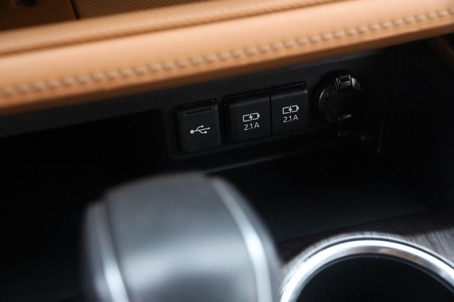 Toyota Highlander Vehicle Image 21