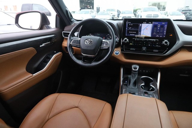 Toyota Highlander Vehicle Image 24