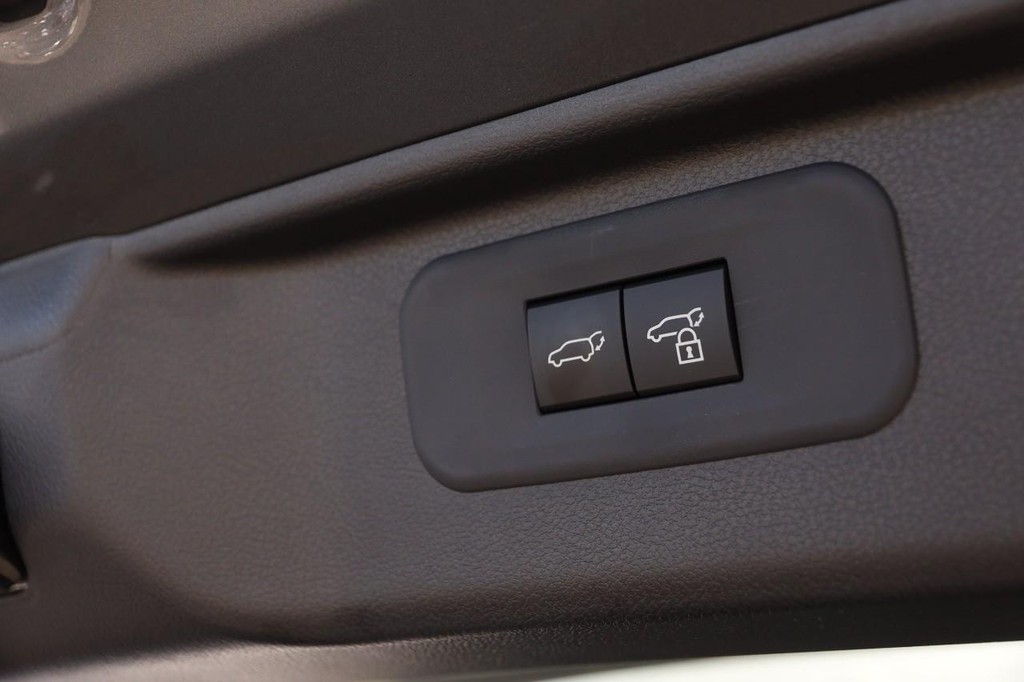 Toyota Grand Highlander Vehicle Full-screen Gallery Image 8