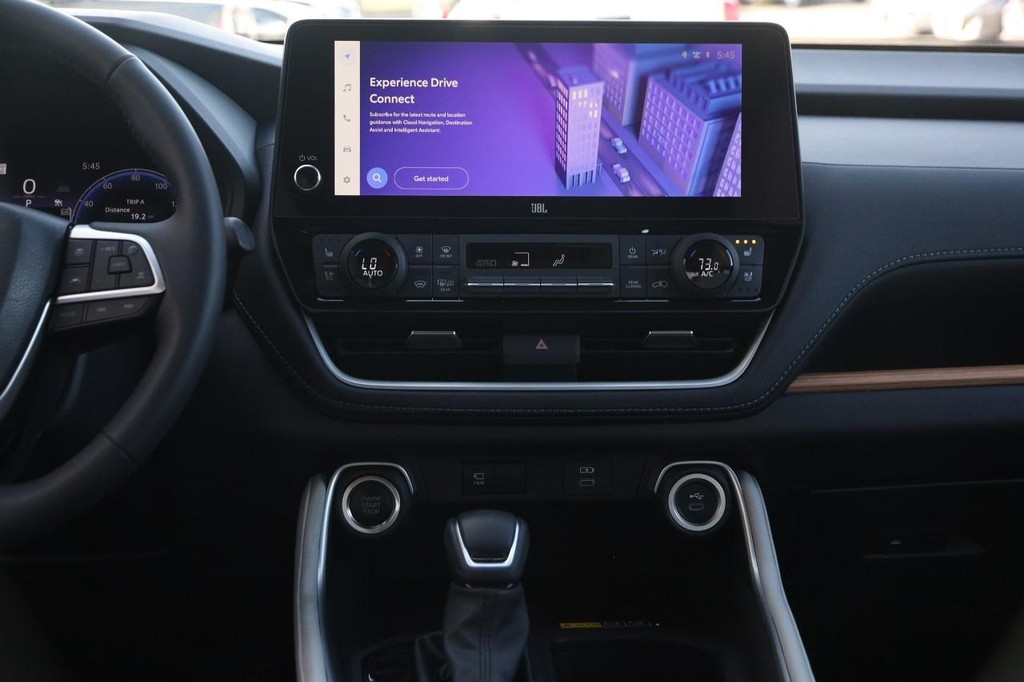 Toyota Grand Highlander Vehicle Full-screen Gallery Image 27