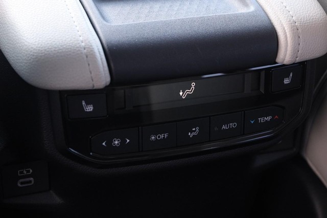 Toyota Grand Highlander Vehicle Image 29