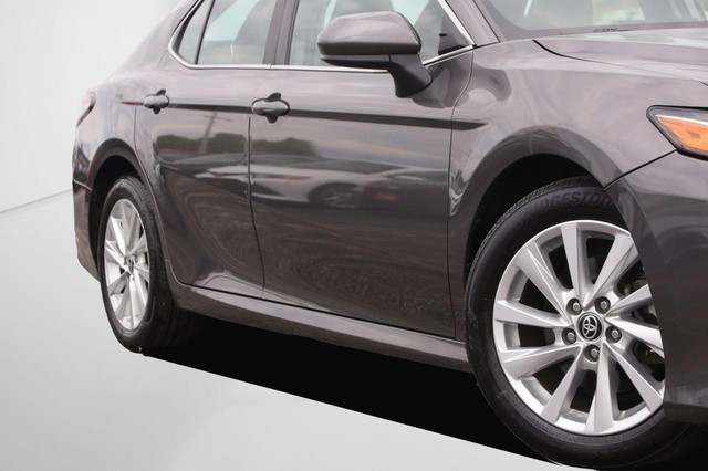 Toyota Camry Vehicle Image 03