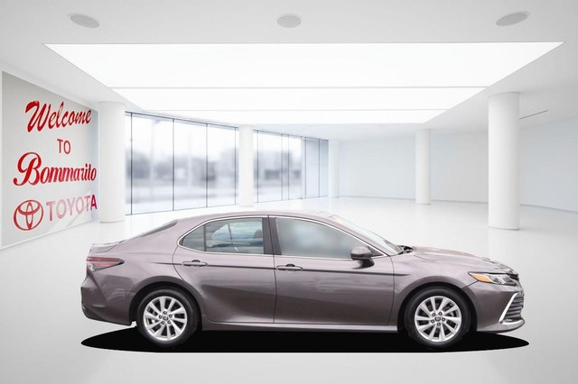 Toyota Camry Vehicle Image 05