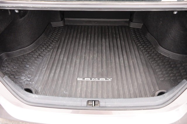 Toyota Camry Vehicle Image 07