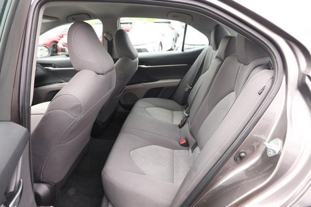 Toyota Camry Vehicle Image 09