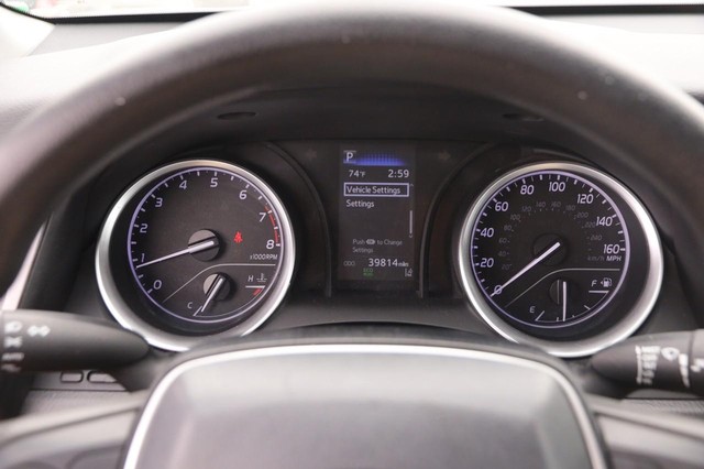 Toyota Camry Vehicle Image 13