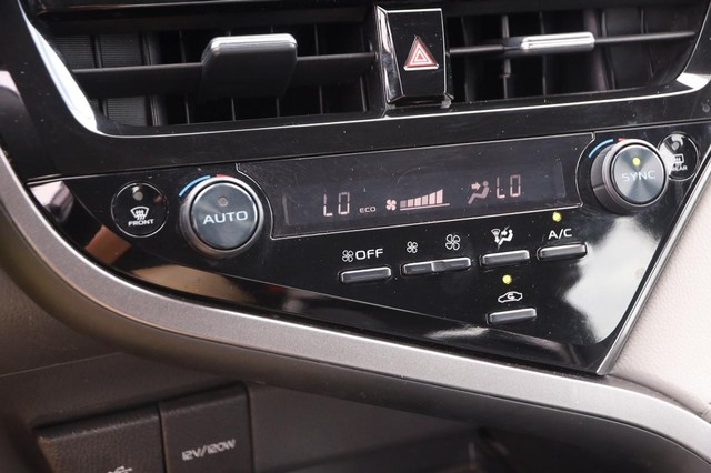 Toyota Camry Vehicle Image 17