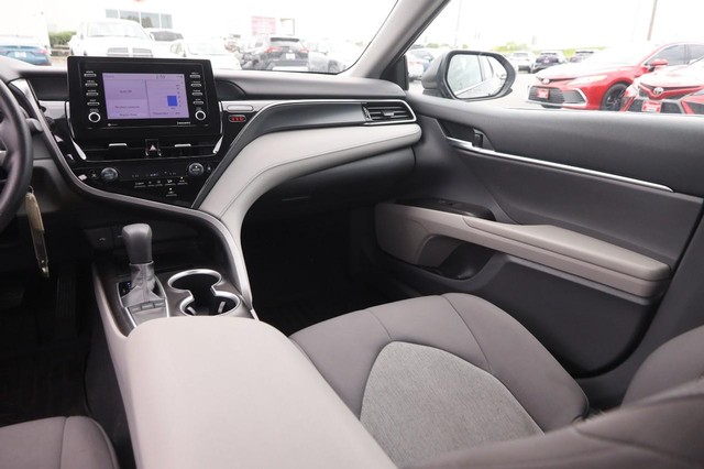 Toyota Camry Vehicle Image 24