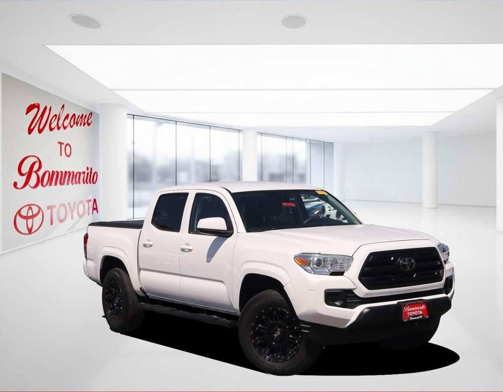 Toyota Tacoma Vehicle Full-screen Gallery Image 2