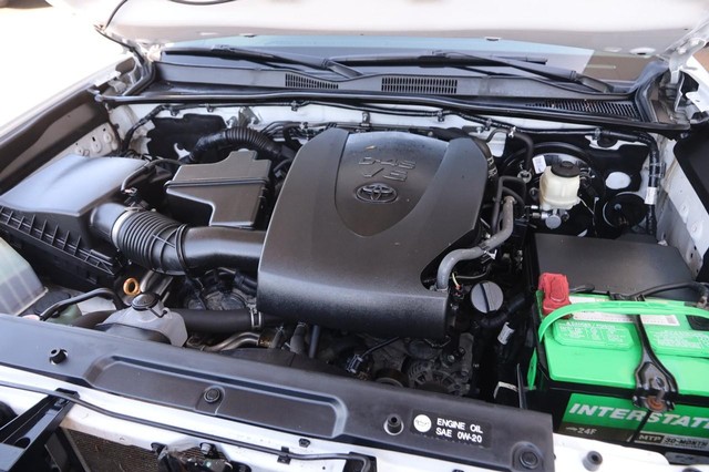 Toyota Tacoma Vehicle Image 24