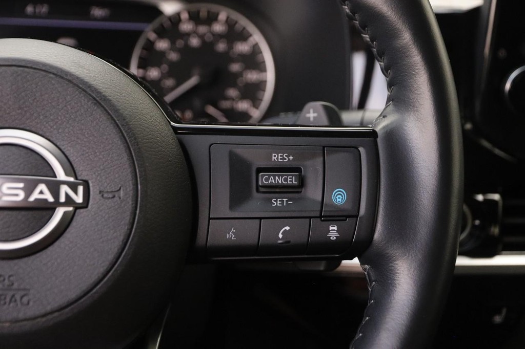 Nissan Pathfinder Vehicle Full-screen Gallery Image 14