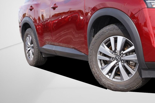 Nissan Pathfinder Vehicle Image 03