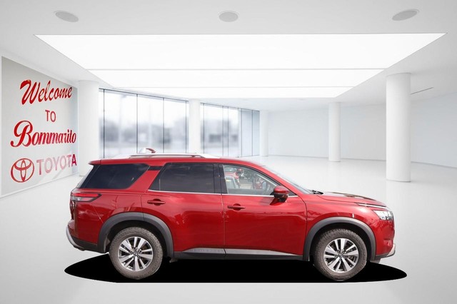Nissan Pathfinder Vehicle Image 05