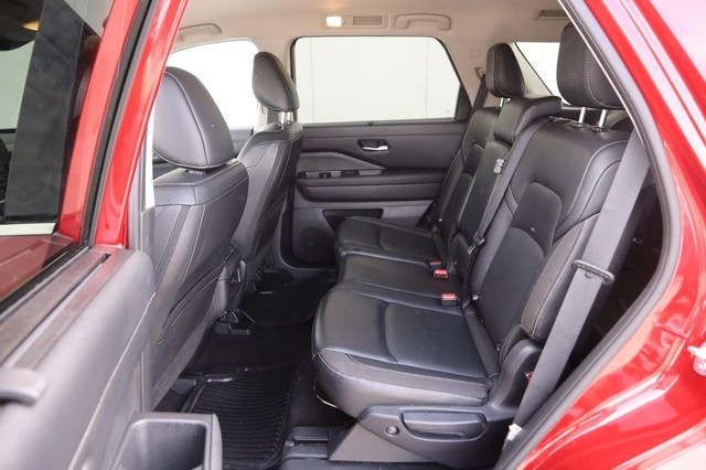 Nissan Pathfinder Vehicle Image 10