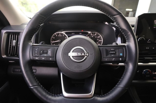 Nissan Pathfinder Vehicle Image 12