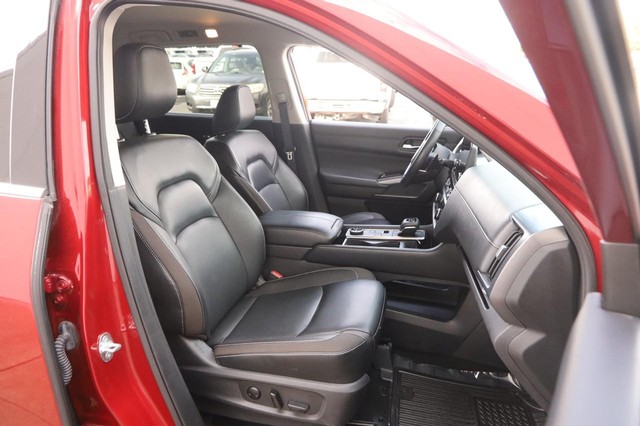 Nissan Pathfinder Vehicle Image 29