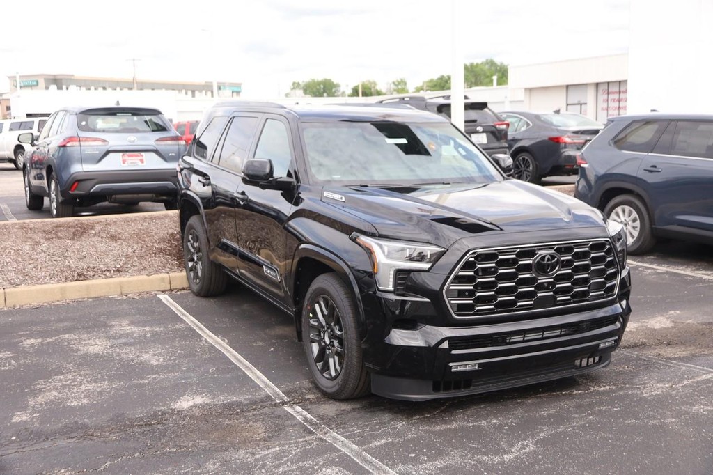 Toyota Sequoia Vehicle Full-screen Gallery Image 4