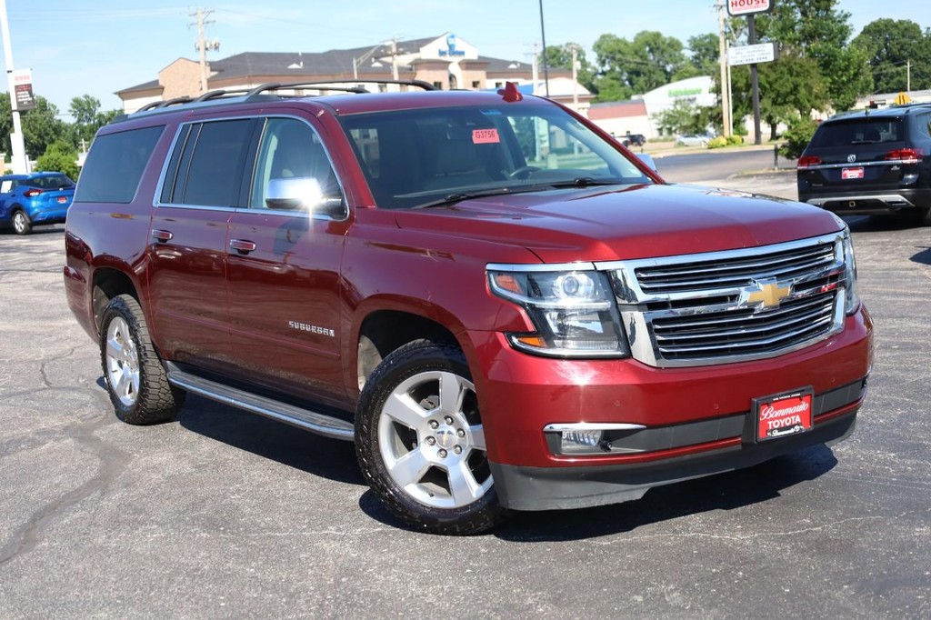Chevrolet Suburban Vehicle Full-screen Gallery Image 2