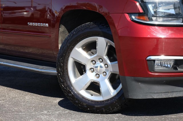 Chevrolet Suburban Vehicle Image 03