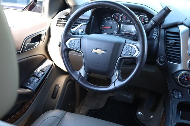 Chevrolet Suburban Vehicle Image 25