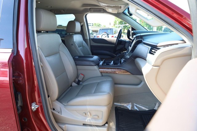 Chevrolet Suburban Vehicle Image 27