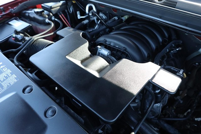 Chevrolet Suburban Vehicle Image 28