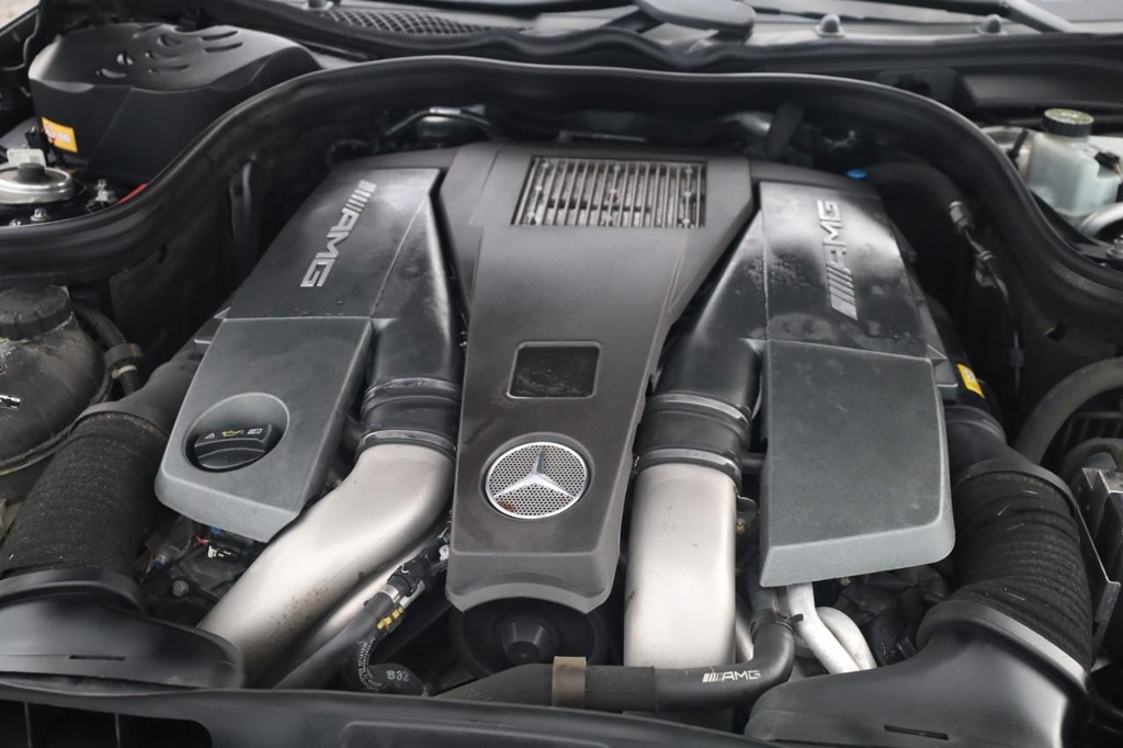 Mercedes-Benz CLS-Class Vehicle Full-screen Gallery Image 25