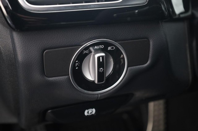 Mercedes-Benz CLS-Class Vehicle Image 13