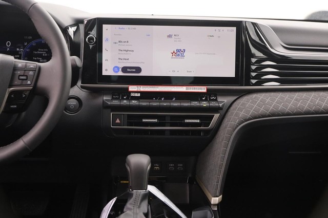 Toyota Camry Vehicle Image 25