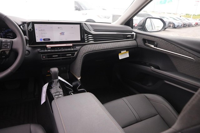 Toyota Camry Vehicle Image 26