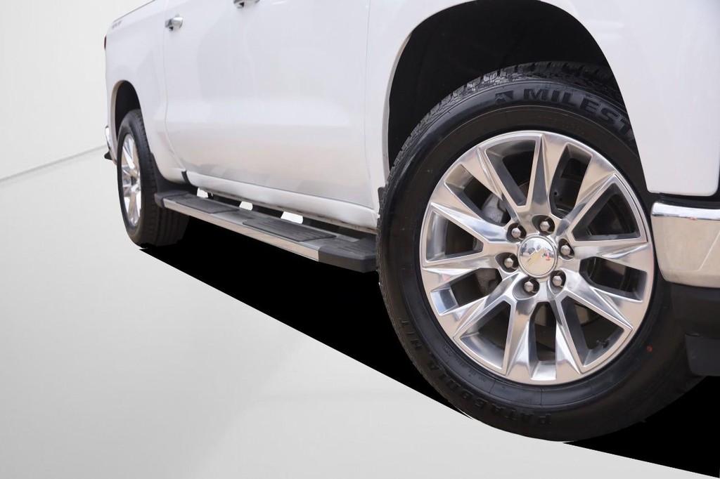 Chevrolet Silverado 1500 Vehicle Full-screen Gallery Image 03