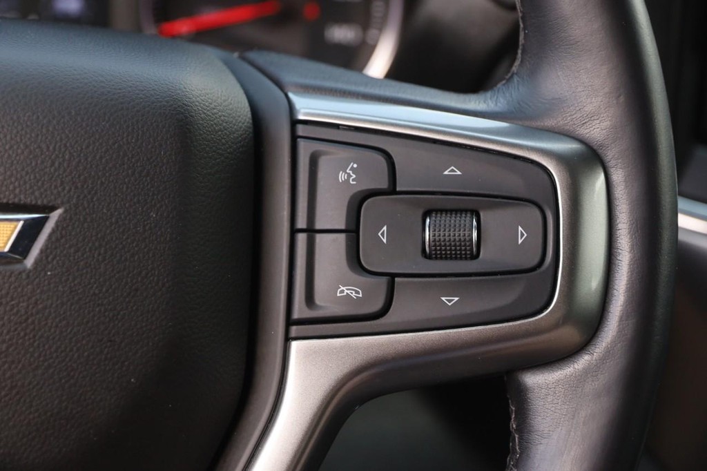 Chevrolet Silverado 1500 Vehicle Full-screen Gallery Image 12