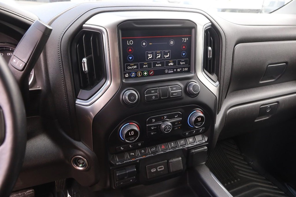 Chevrolet Silverado 1500 Vehicle Full-screen Gallery Image 14