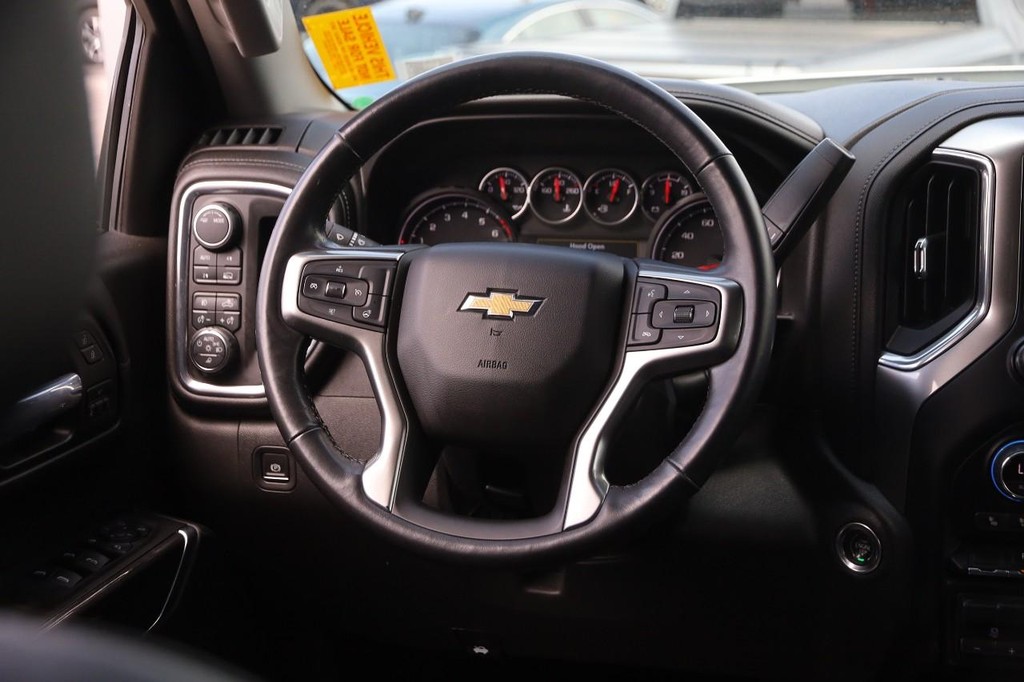 Chevrolet Silverado 1500 Vehicle Full-screen Gallery Image 22