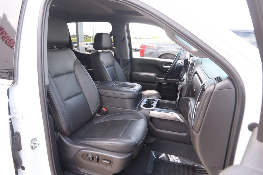 Chevrolet Silverado 1500 Vehicle Full-screen Gallery Image 25