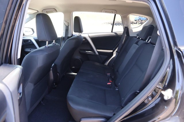 Toyota RAV4 Vehicle Image 09