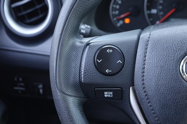 Toyota RAV4 Vehicle Image 11