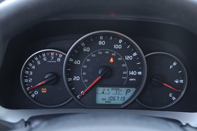 Toyota RAV4 Vehicle Image 13