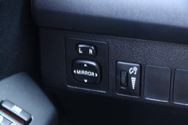 Toyota RAV4 Vehicle Image 17