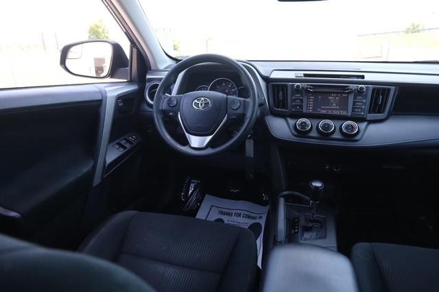 Toyota RAV4 Vehicle Image 19