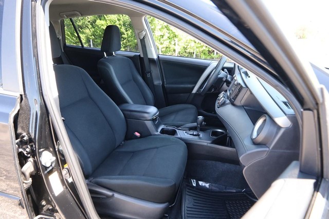 Toyota RAV4 Vehicle Image 23