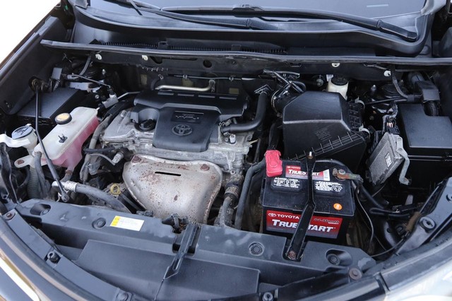 Toyota RAV4 Vehicle Image 24