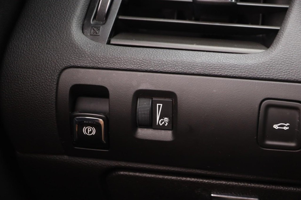 Chevrolet Impala Vehicle Full-screen Gallery Image 18