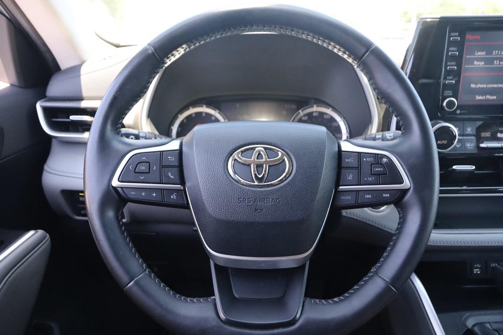 Toyota Highlander Vehicle Full-screen Gallery Image 13
