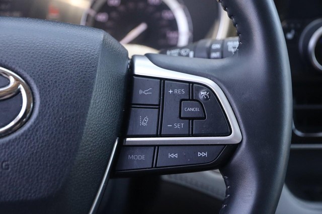 Toyota Highlander Vehicle Image 15